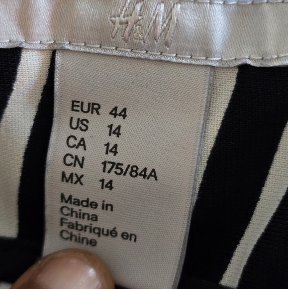 H & M romper high-waisted shorts, women's in size 14, very good condition - Picture 3 of 9